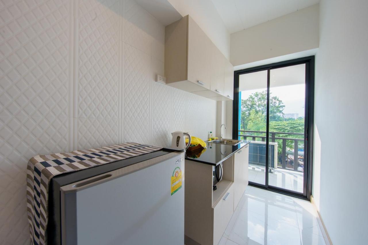 Jiang Mai 81 Aparthotel Chiang Mai Bagian luar foto