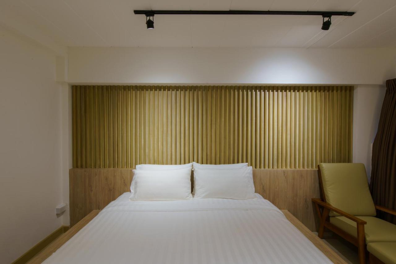 Jiang Mai 81 Aparthotel Chiang Mai Bagian luar foto